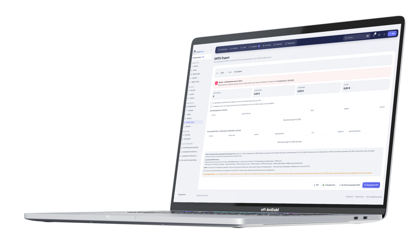 ImmoFreak auf einem Laptop: DATEV-Export mit Buchungsstapel, Kontenübersicht und Belegpaket